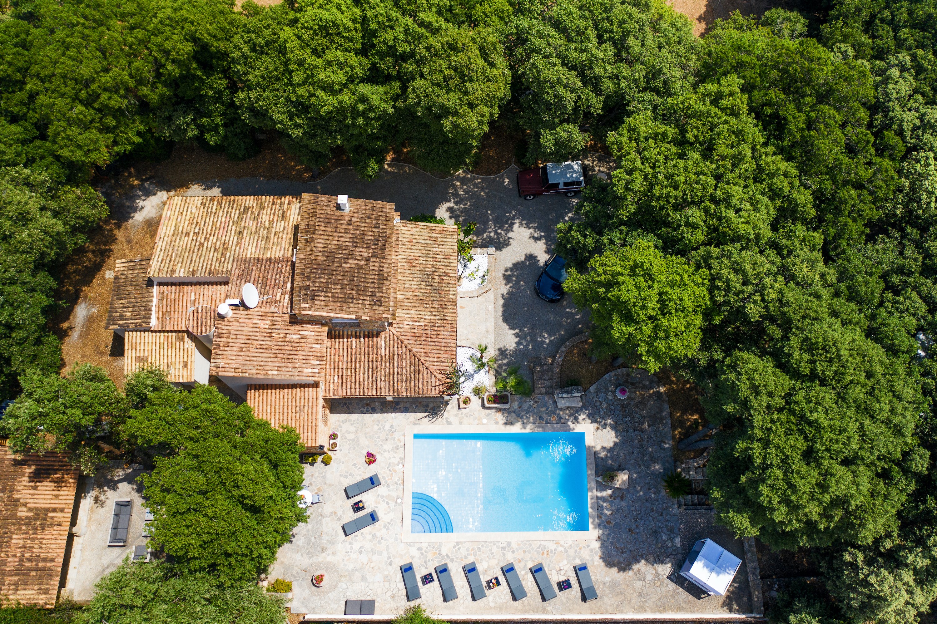 Aerial view of Villa Las Encinas in the oak forest